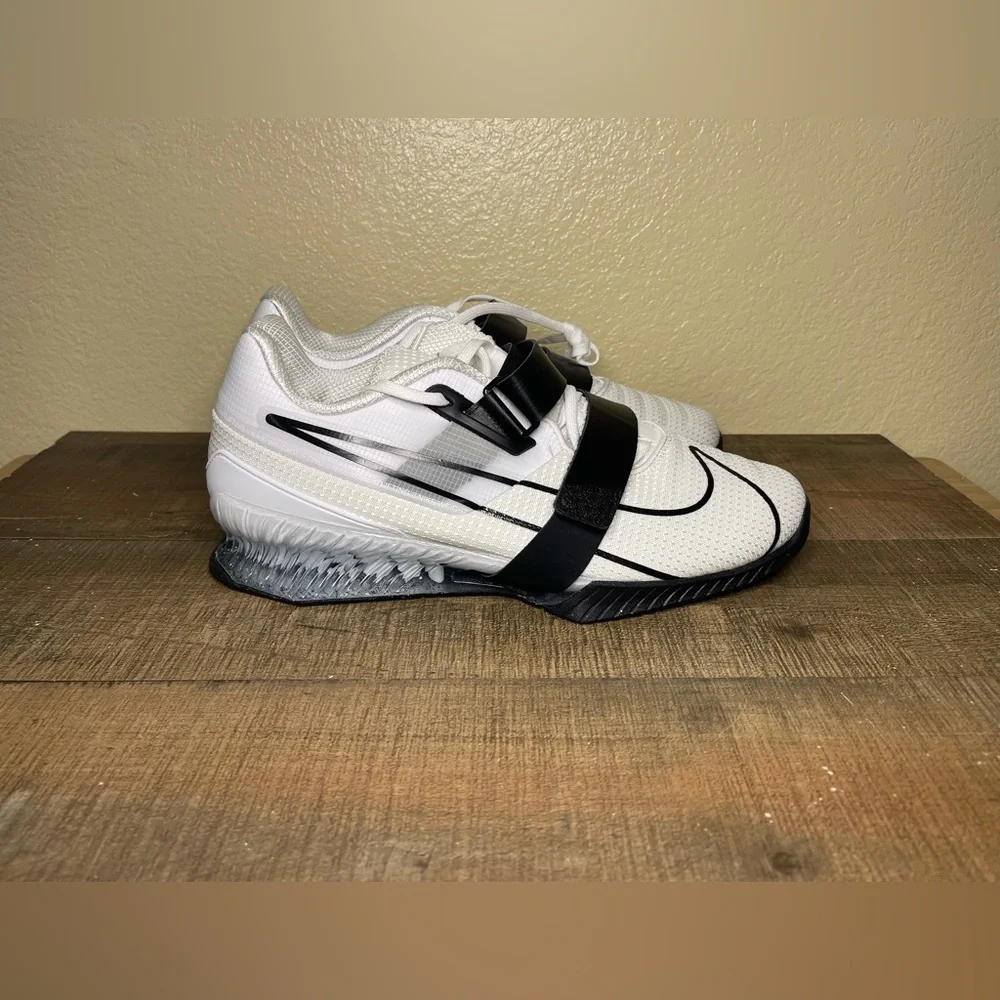 Nike Romaleos 4 “White Black” Weight Lifting Shoes.
- Size 9 Men.
